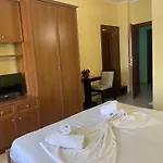 Sanremo Restorant מלון Škalngur
