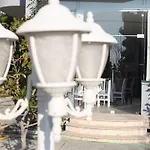 Sanremo Restorant מלון 3*