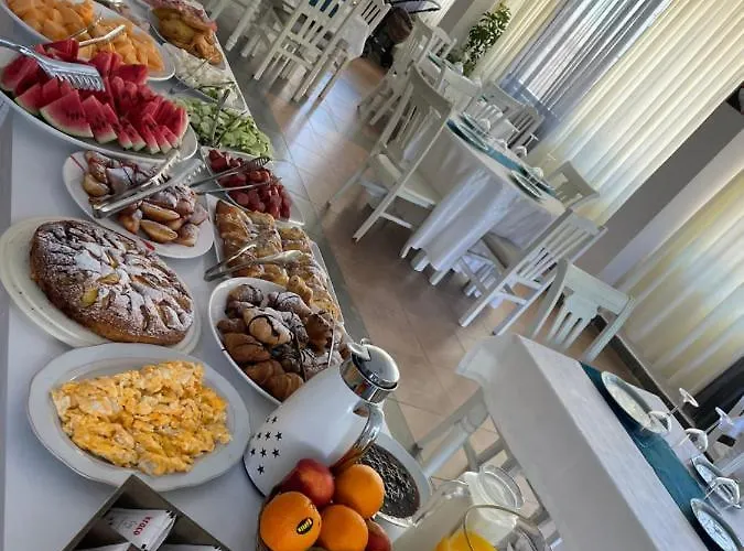 Sanremo Restorant מלון